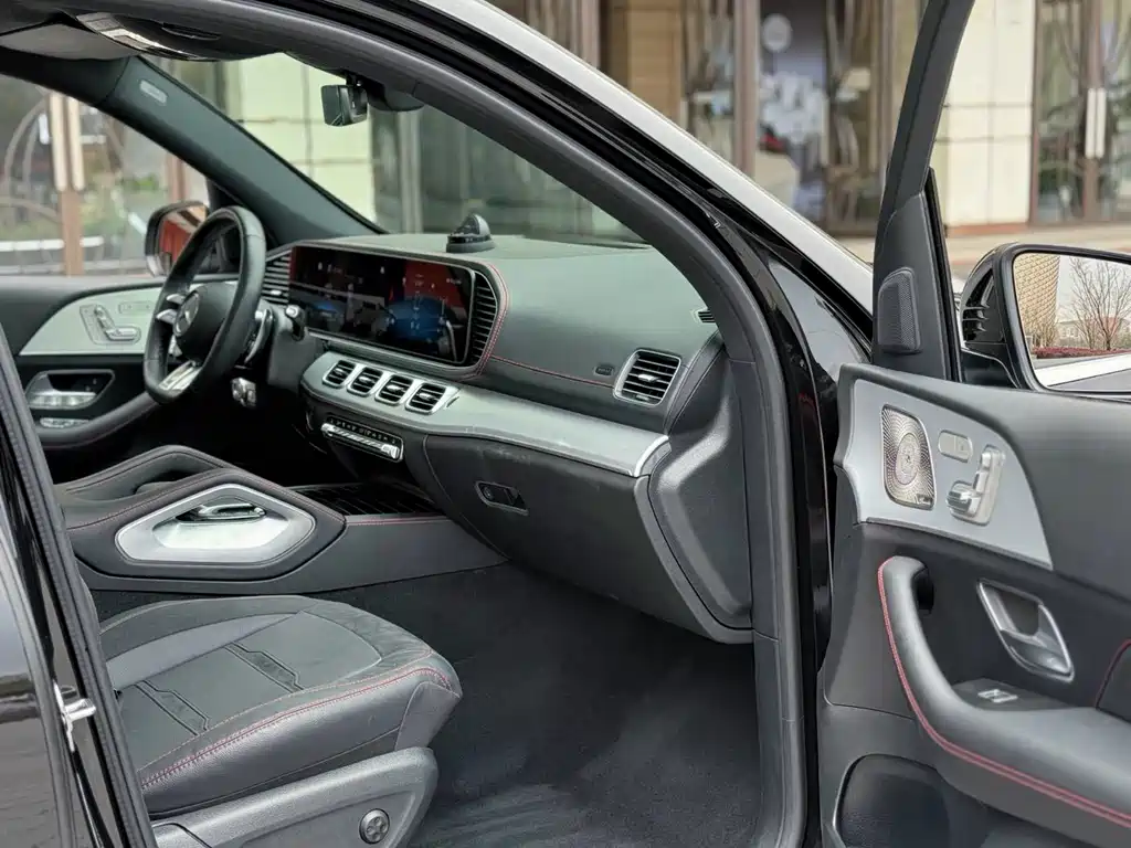 Mercedes-Benz GLE AMG 2025 — фото 12