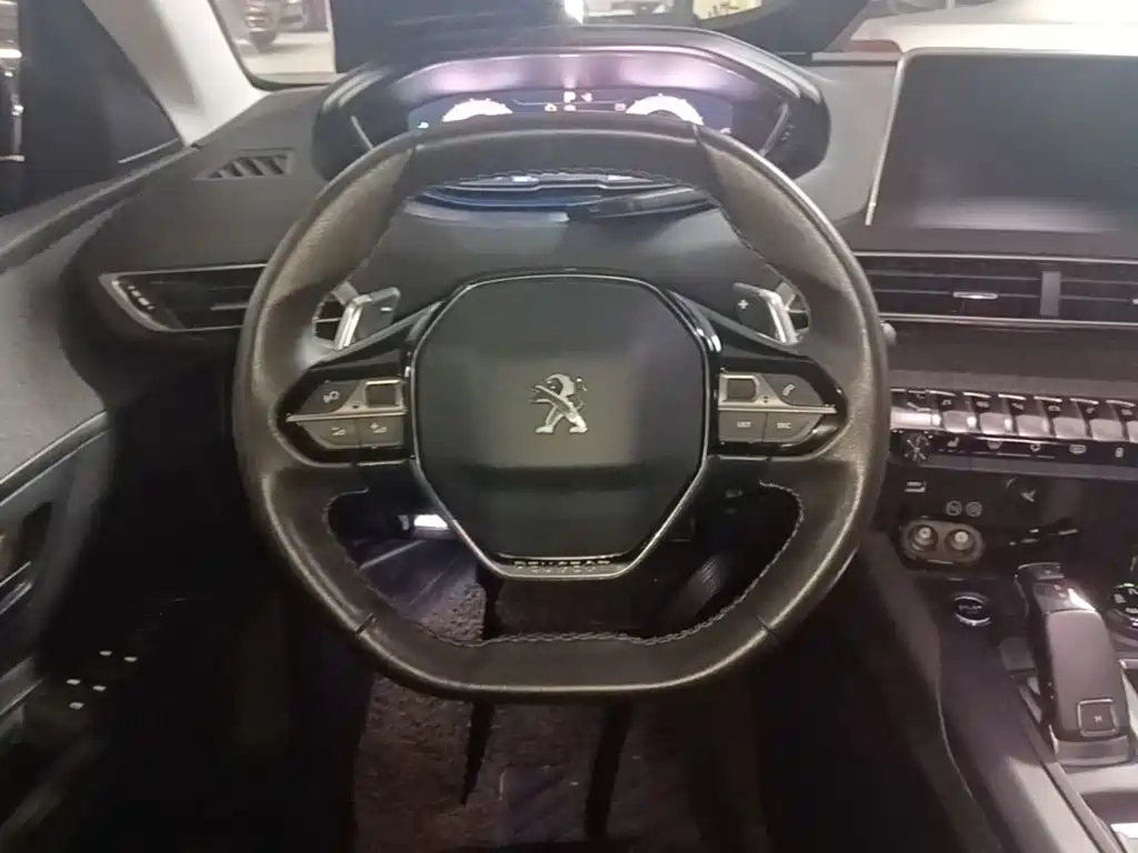 Peugeot 5008 2017 — фото 11