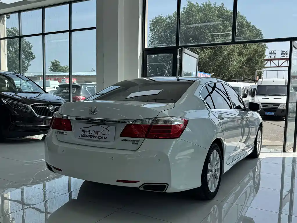 Honda Accord 2015 — фото 7