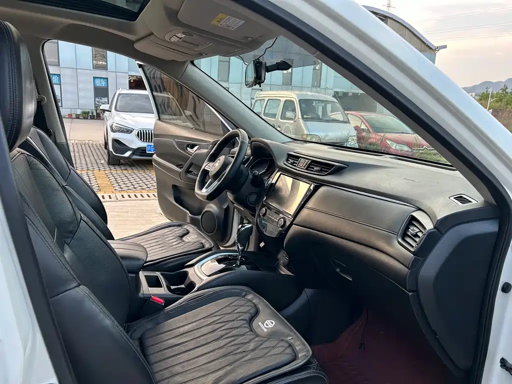 Nissan X-Trail 2018 — фото 9