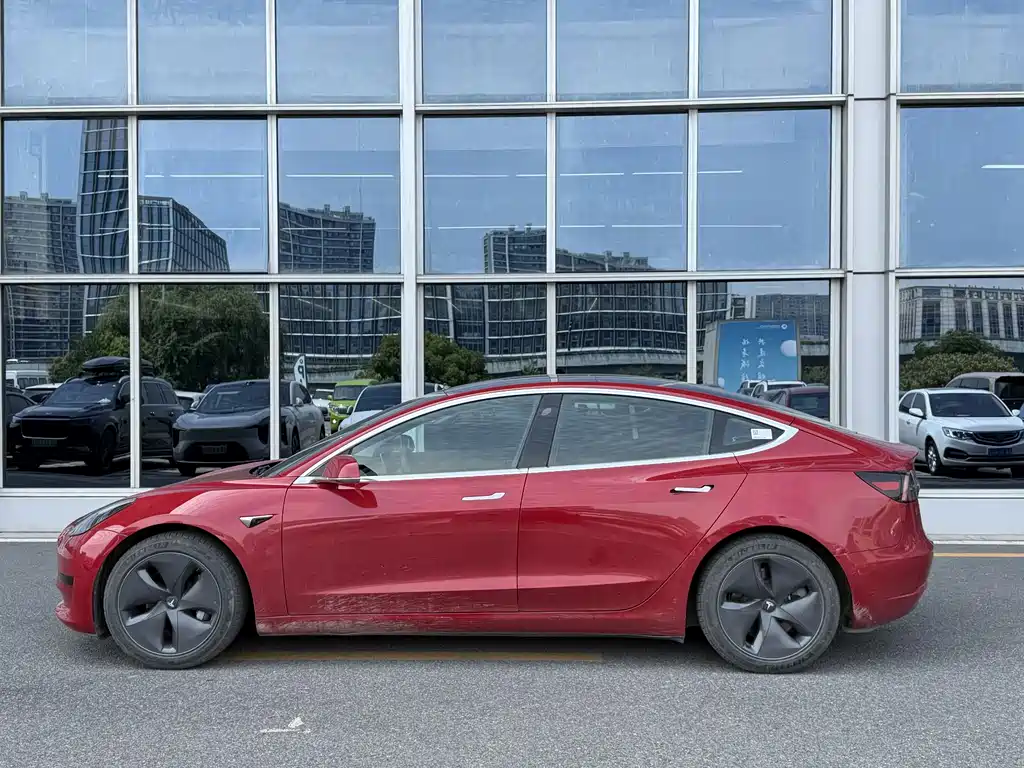 Tesla Model 3 2020 — фото 3