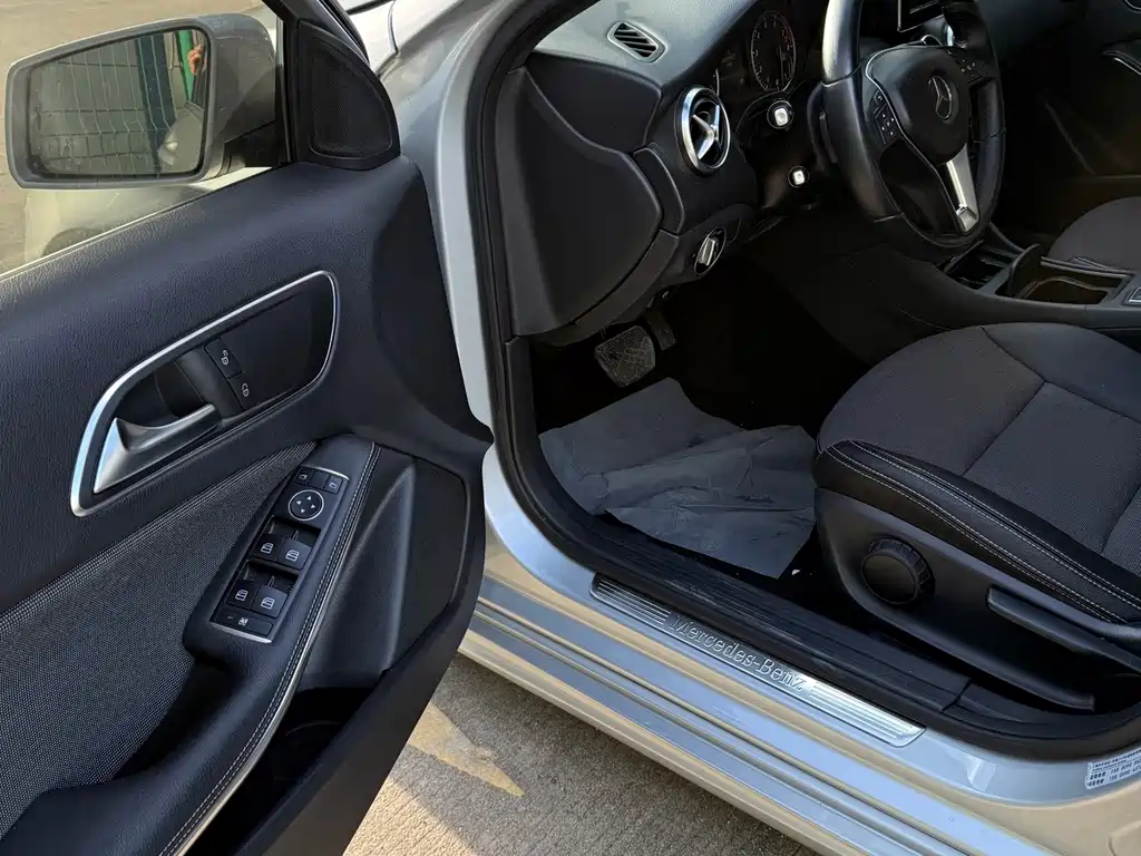 Mercedes-Benz A-Class 2015 — фото 7