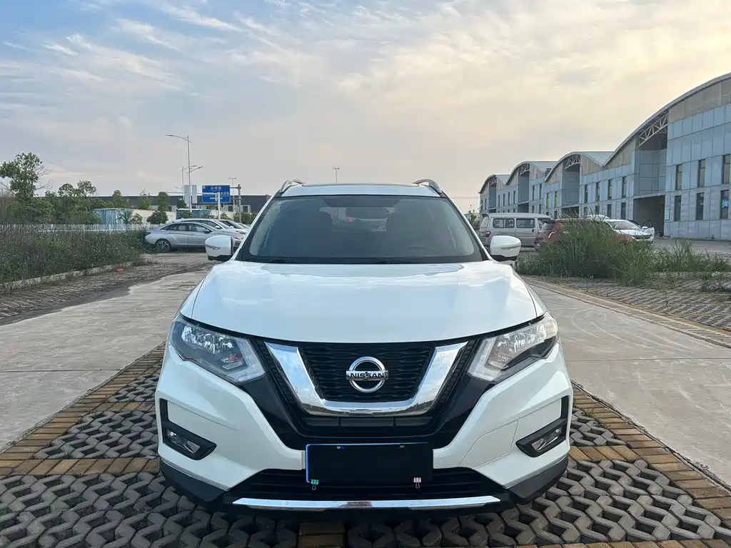 Nissan X-Trail 2018 — фото 2