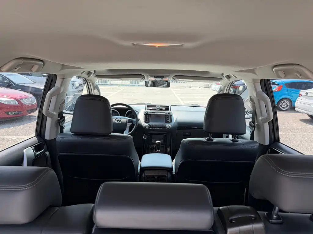 Toyota Prado 2016 — фото 12