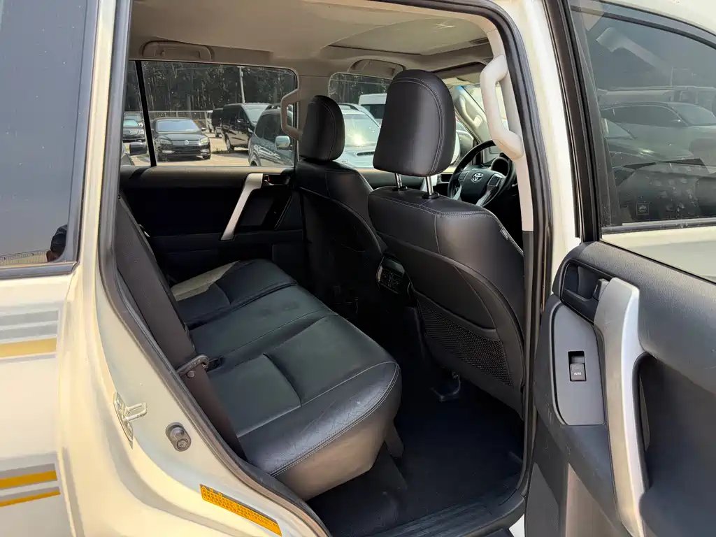 Toyota Prado 2016 — фото 16