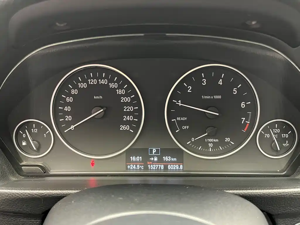 BMW 3 Series 2016 — фото 13