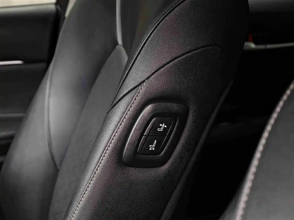 Toyota Camry 2022 — фото 26