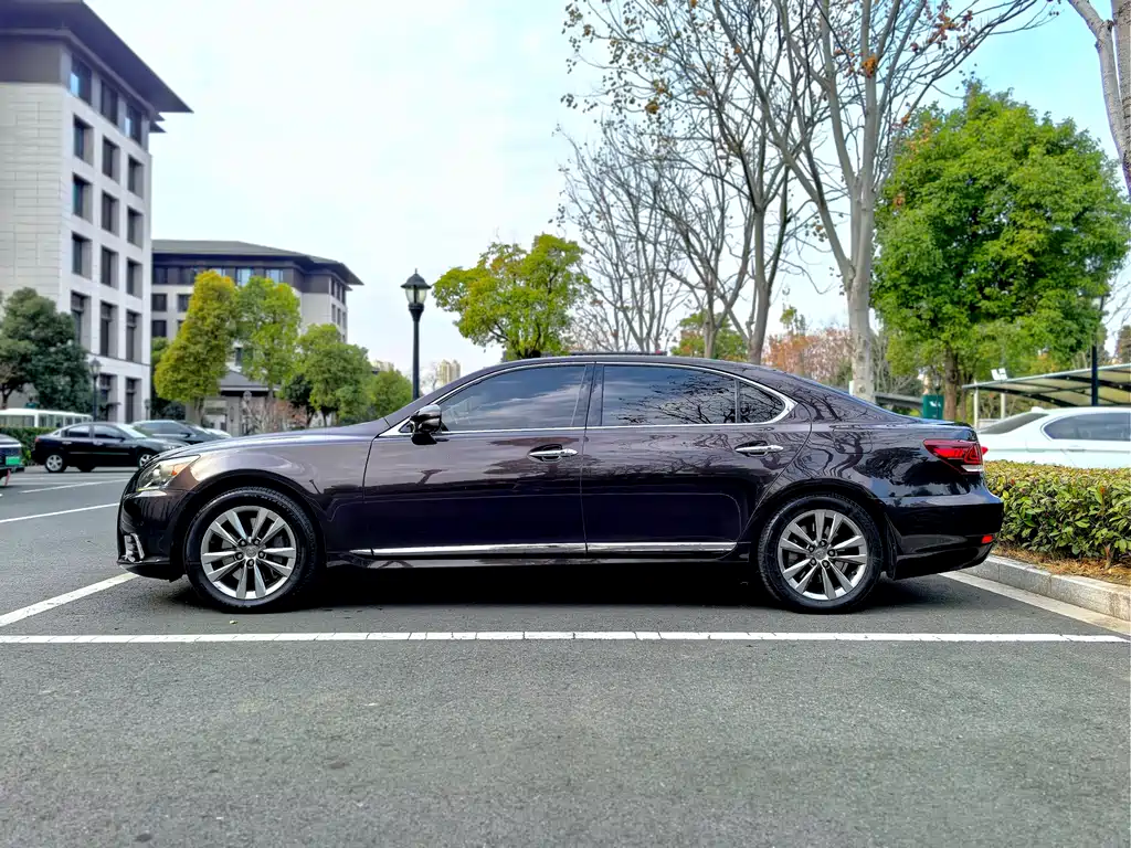 Lexus LS 2015 — фото 4