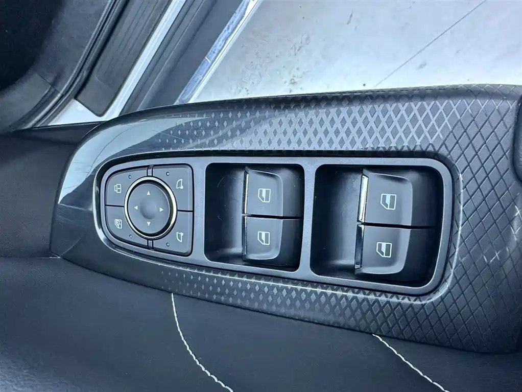 Haval M6 2022 — фото 18
