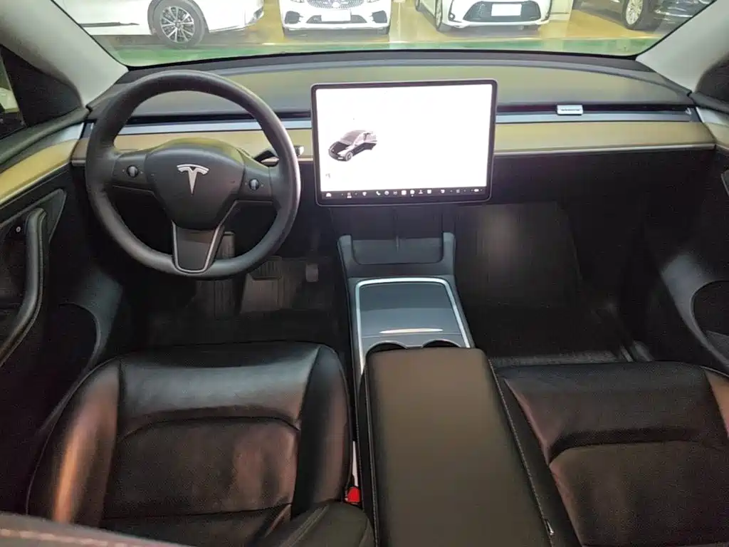 Tesla Model Y 2021 — фото 10