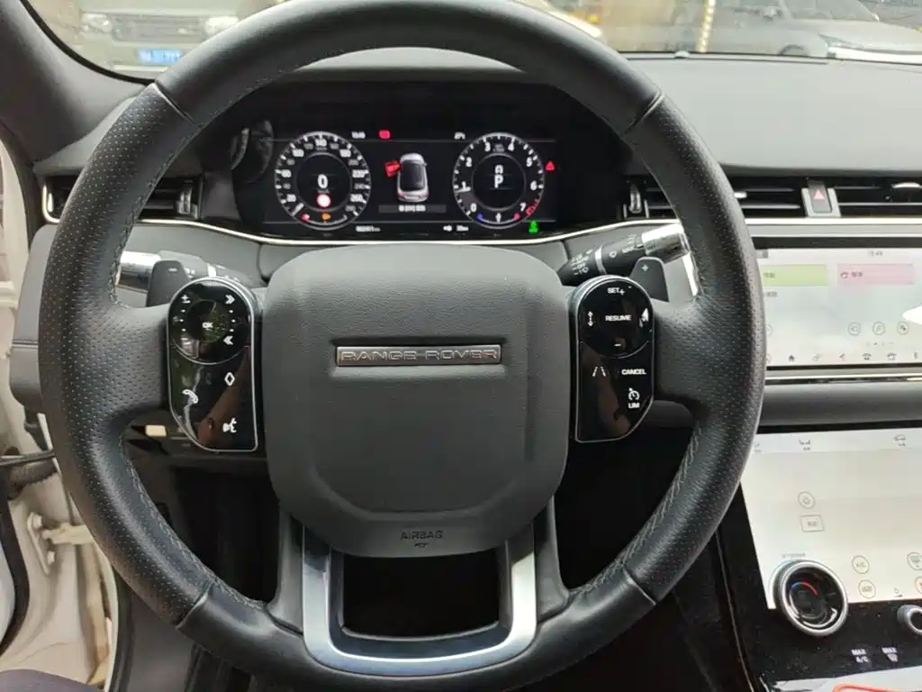 Land Rover Evoque 2020 — фото 11