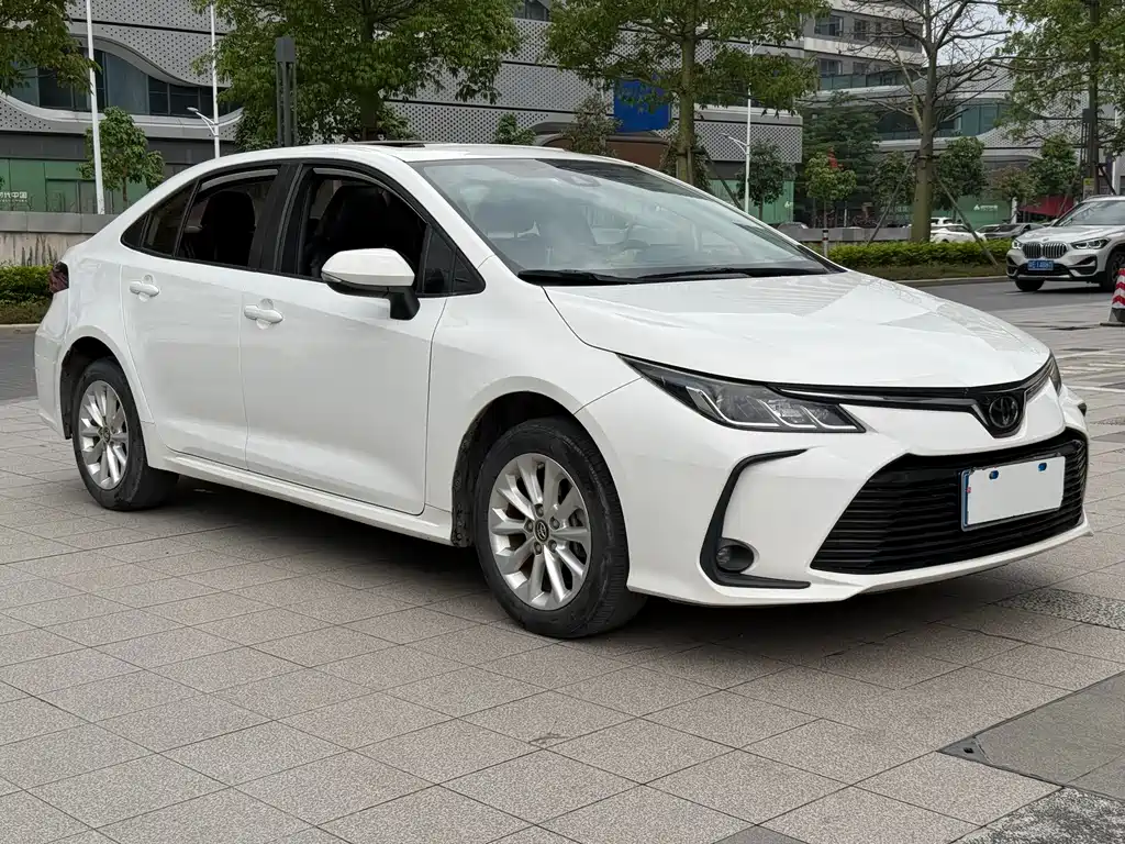 Toyota Corolla 2021 — фото 3