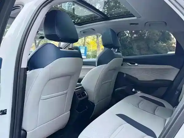 Geely Xingrui 2021