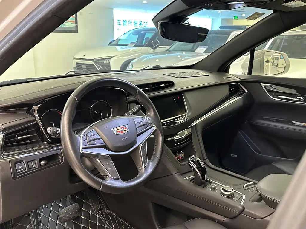 Cadillac XT5 2020 — фото 10