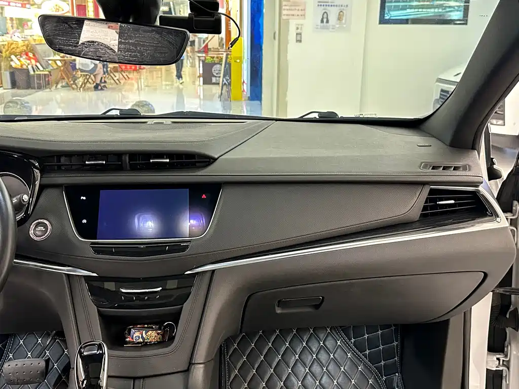 Cadillac XT5 2020 — фото 17