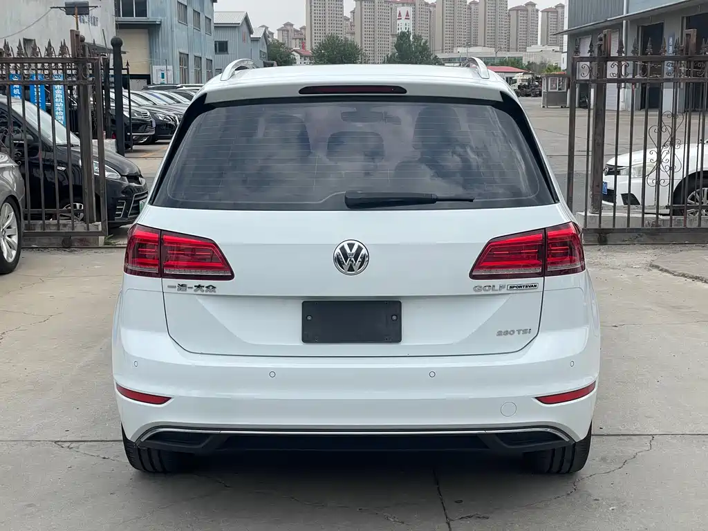Volkswagen Golf Sportsvan 2020 — фото 10