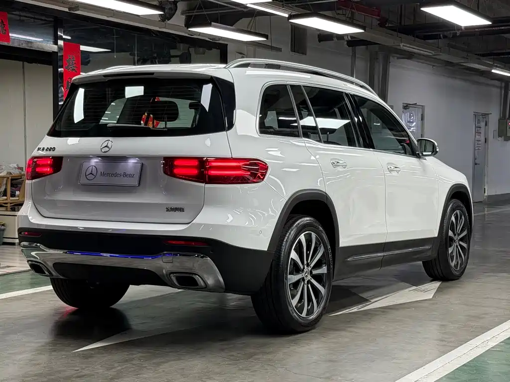 Mercedes-Benz GLB 2024 — фото 25