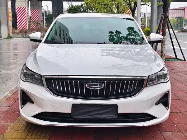 Geely Emgrand 2023