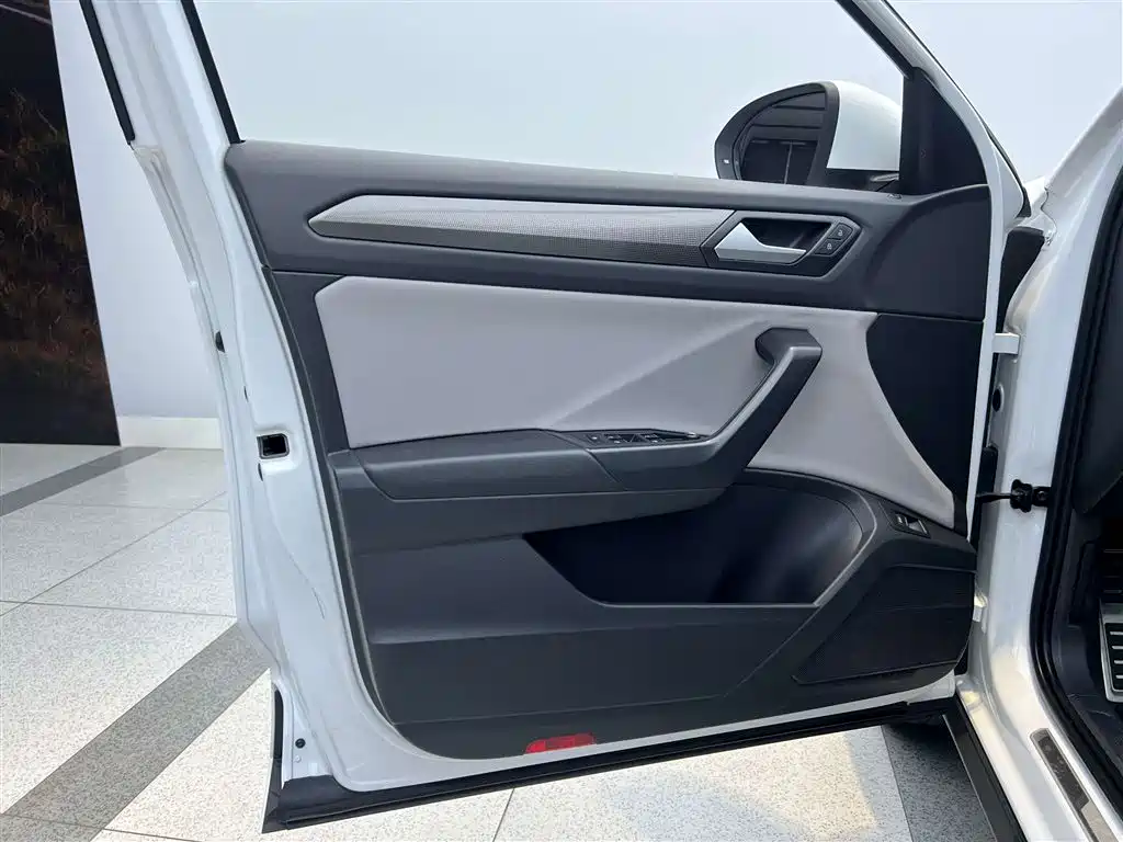 Volkswagen T-Roc 2025 — фото 15