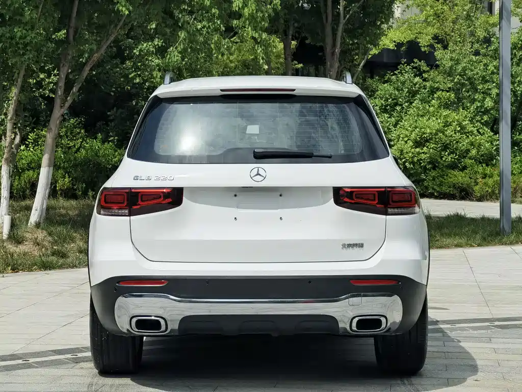 Mercedes-Benz GLB 2023