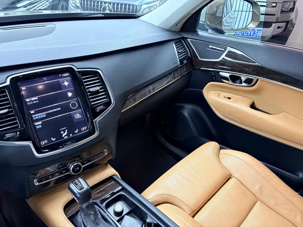 Volvo XC90 2016 — фото 13