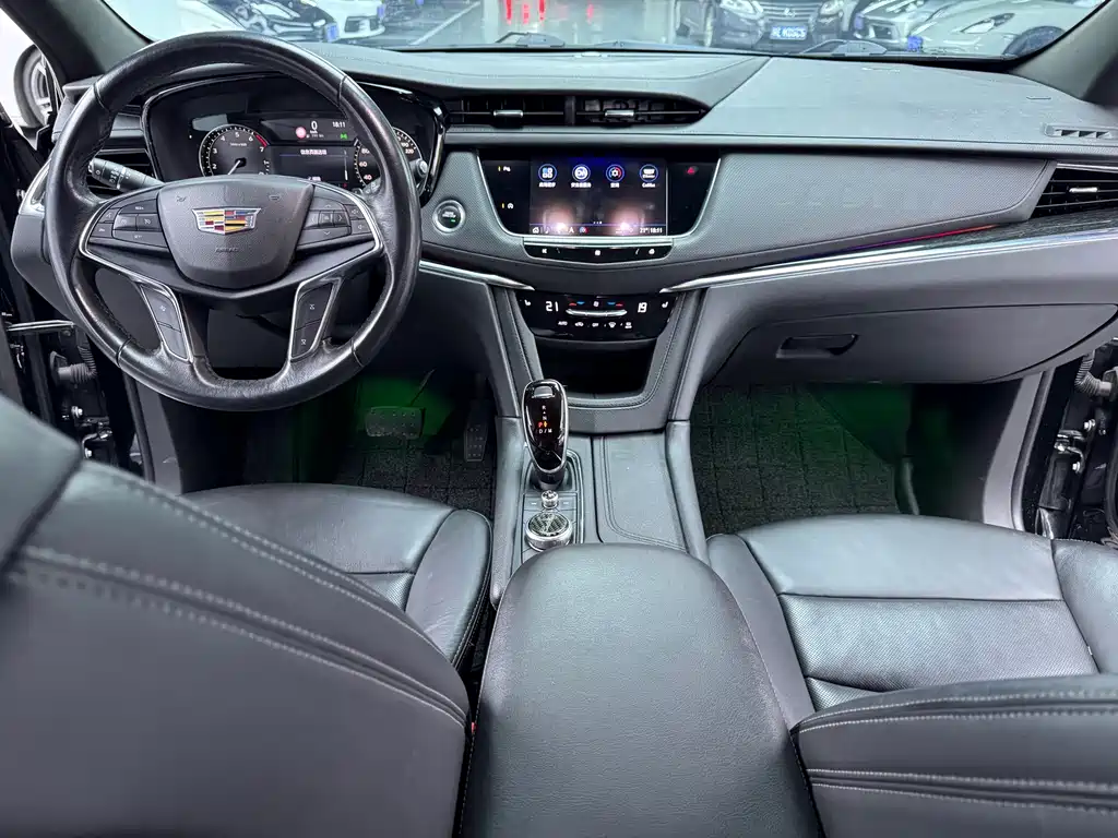 Cadillac XT5 2020 — фото 11