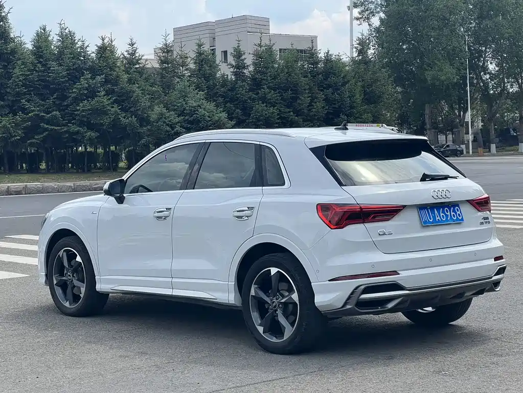 Audi Q3 2022 — фото 17