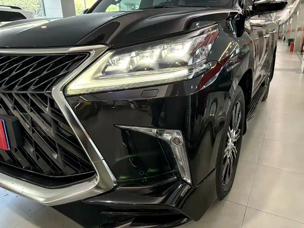 Lexus LX 2019 — фото 13