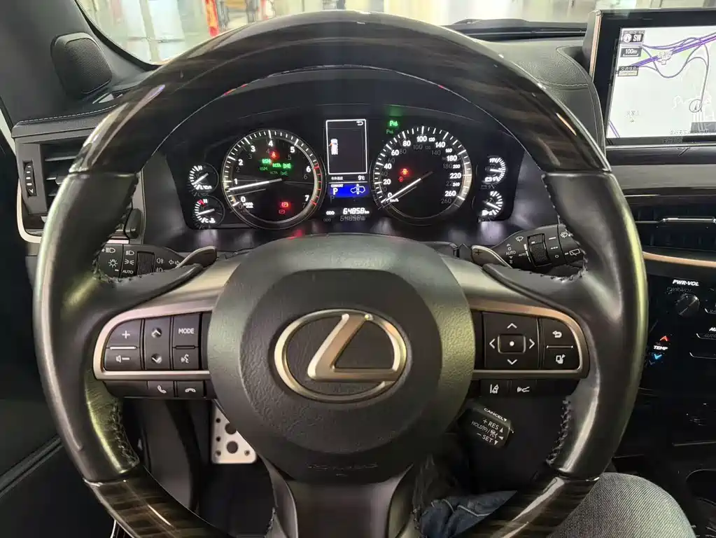 Lexus LX 2019 — фото 15