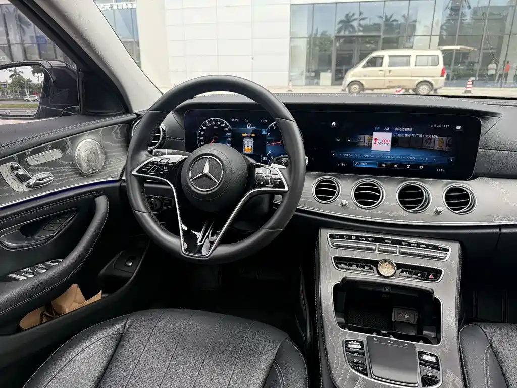 Mercedes-Benz E-Class 2021 — фото 9