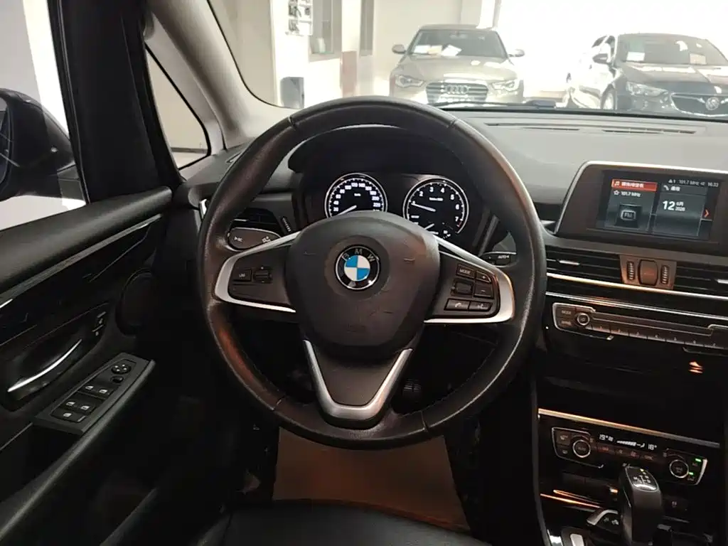 BMW 2 Series Active Tourer 2019 — фото 11
