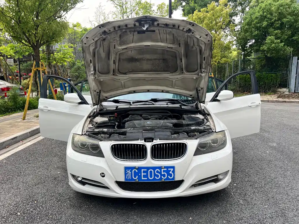 BMW 3 Series 2012 — фото 23