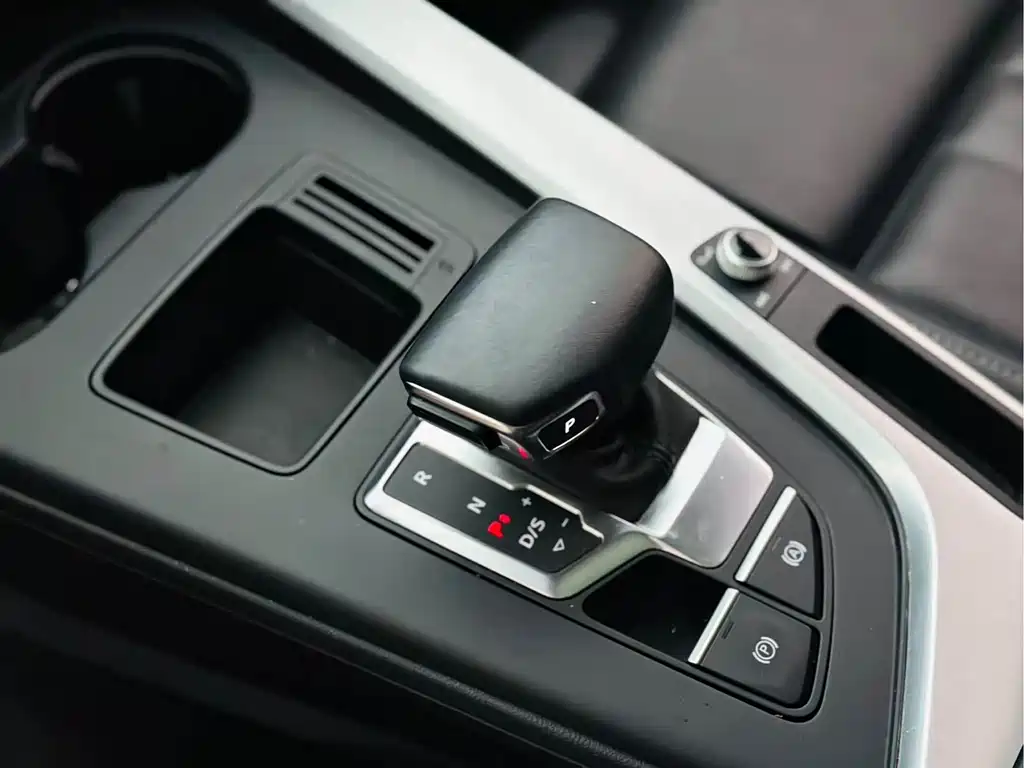 Audi A4L 2020 — фото 12