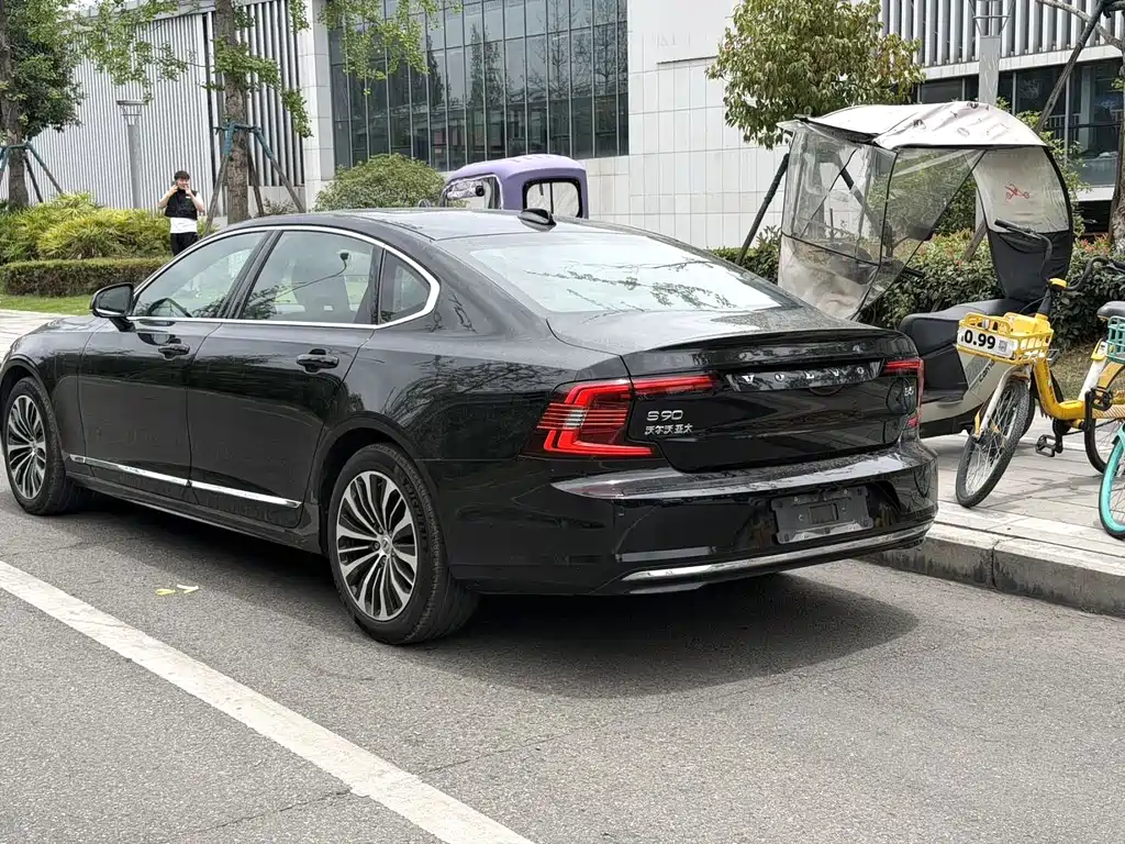 Volvo S90 2024 — фото 15