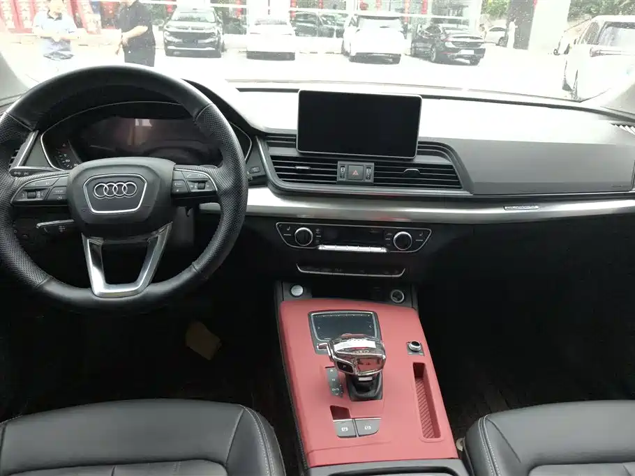 Audi Q5L 2020 — фото 12