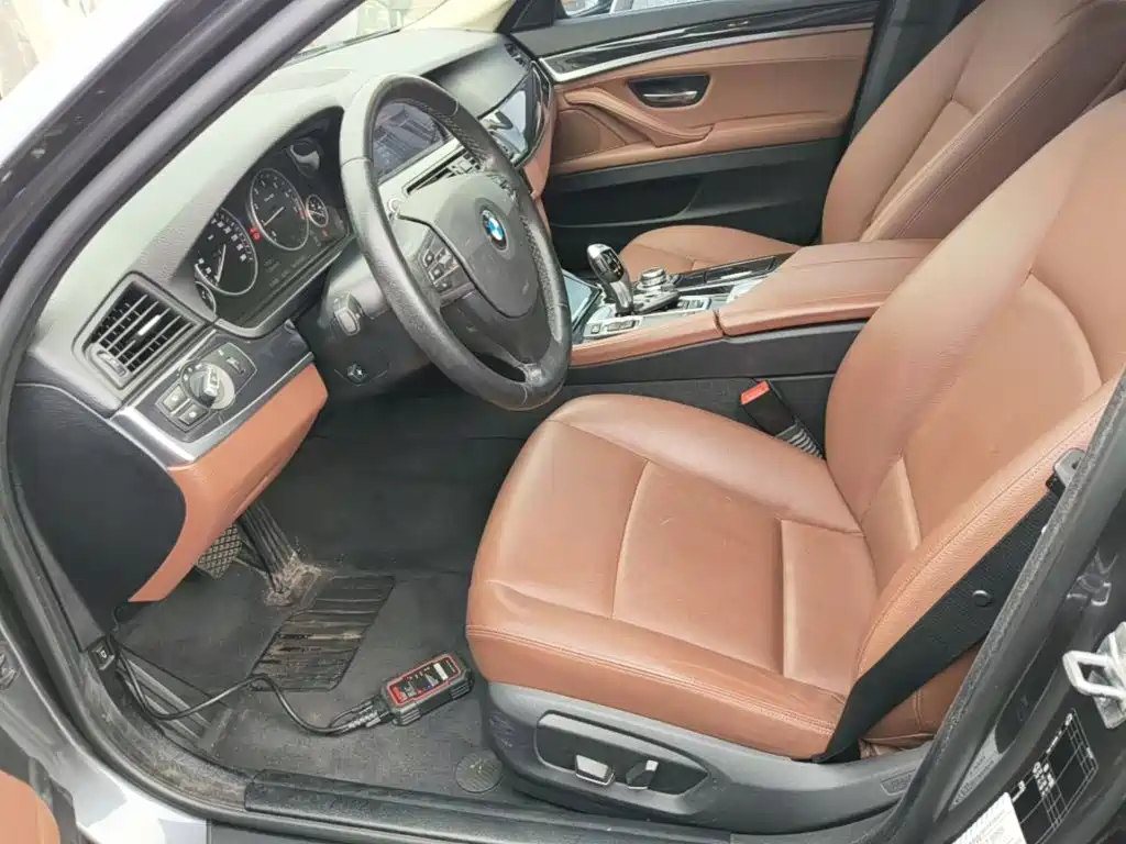 BMW 5 Series 2016 — фото 15