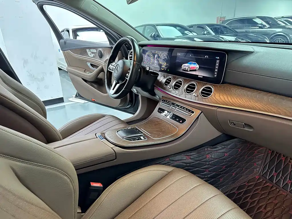 Mercedes-Benz E-Class 2019 — фото 17