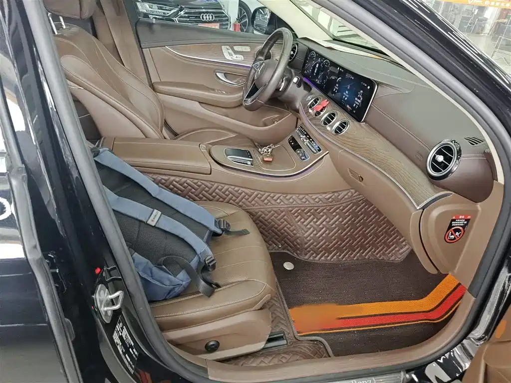Mercedes-Benz E-Class 2022 — фото 20