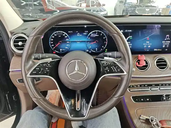 Mercedes-Benz E-Class 2022