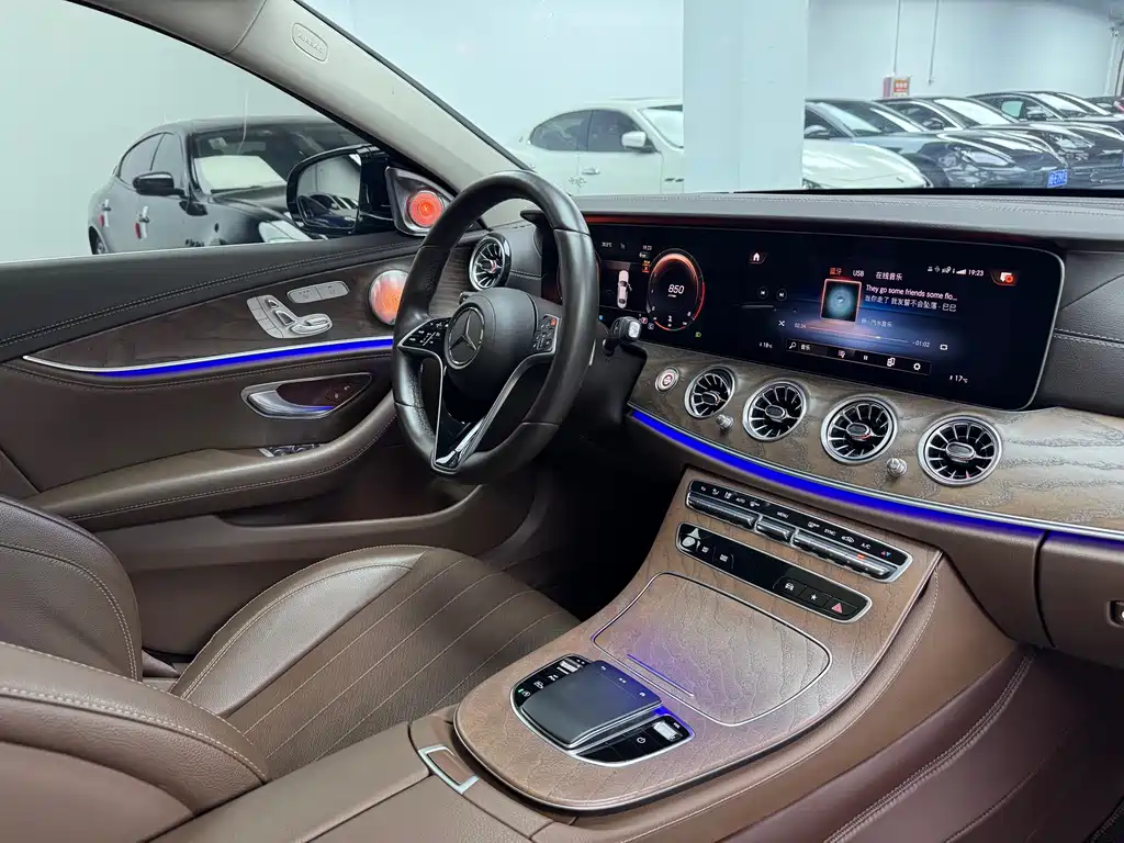 Mercedes-Benz E-Class 2022 — фото 22
