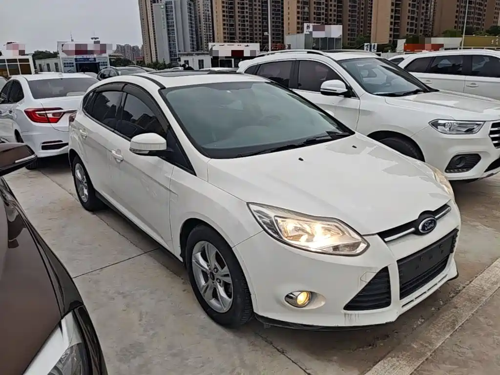 Ford Focus 2014 — фото 4
