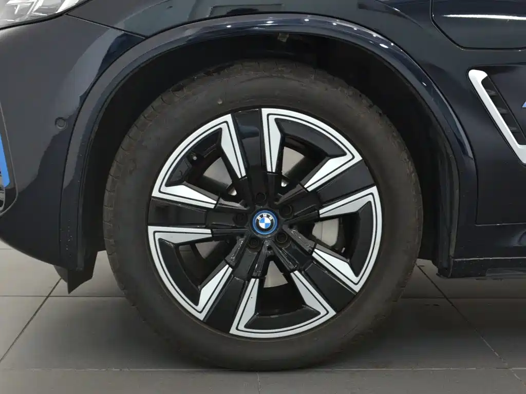 BMW iX3 2022 — фото 6