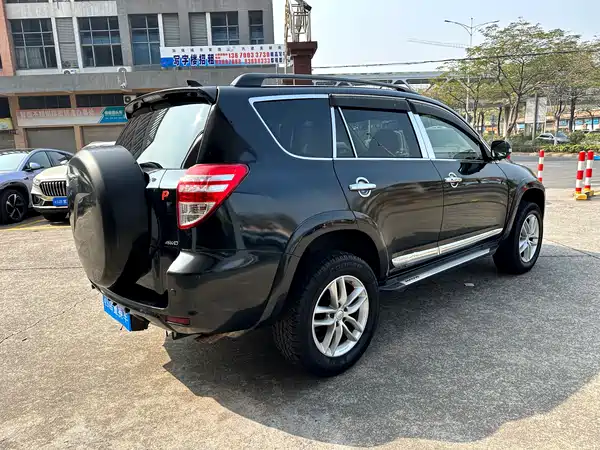 Toyota RAV4 2011