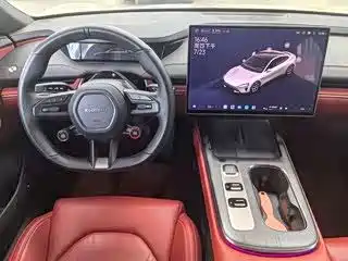 Xiaomi SU7 2025