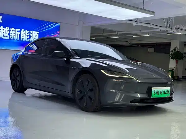 Tesla Model 3 2024
