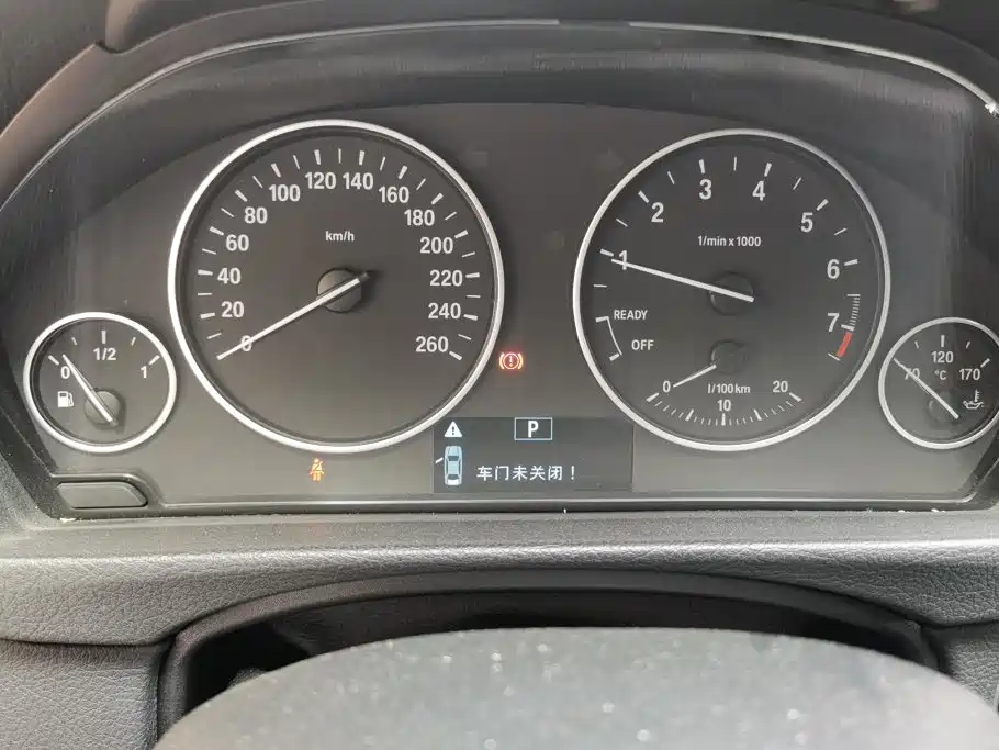 BMW 3 Series 2017 — фото 14