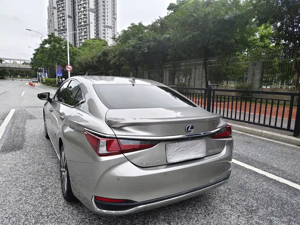 Lexus ES 2020 — фото 2