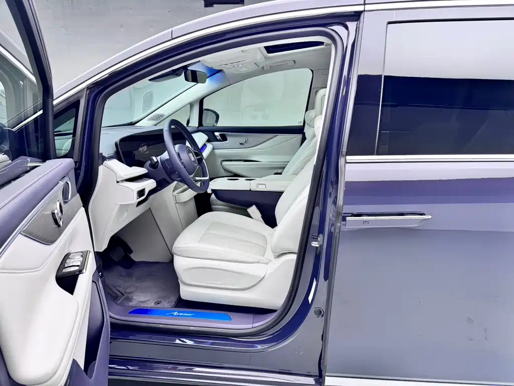 Buick GL8 Hybrid 2025 — фото 11