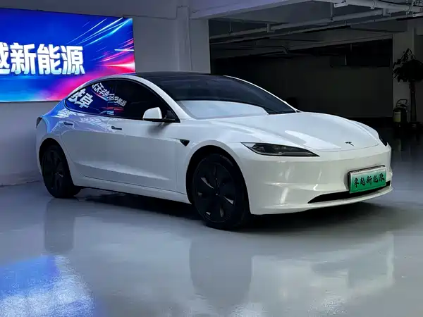 Tesla Model 3 2025