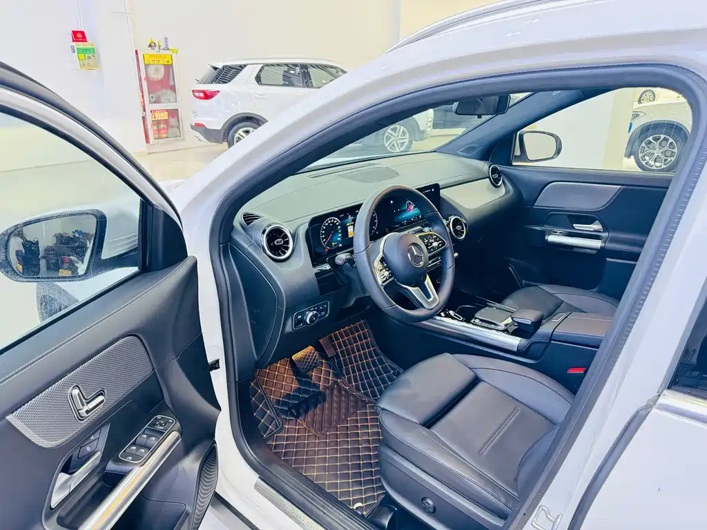 Mercedes-Benz GLA 2023 — фото 6